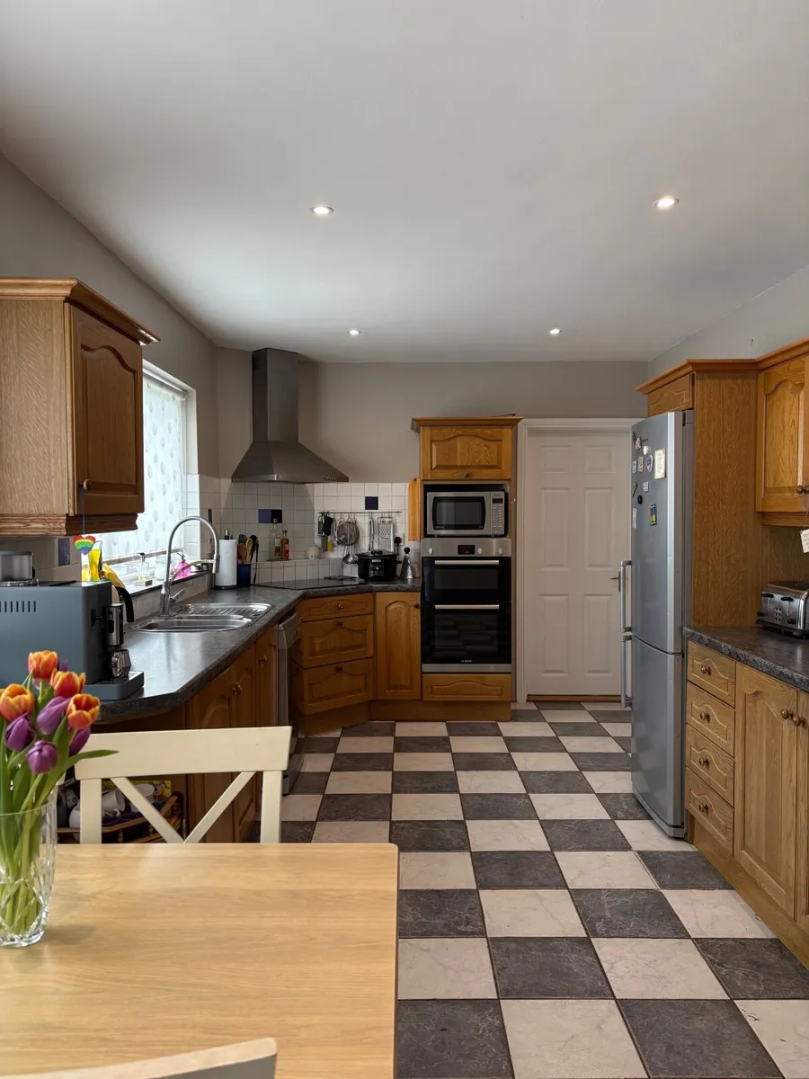 Kitchen Units - Image 1