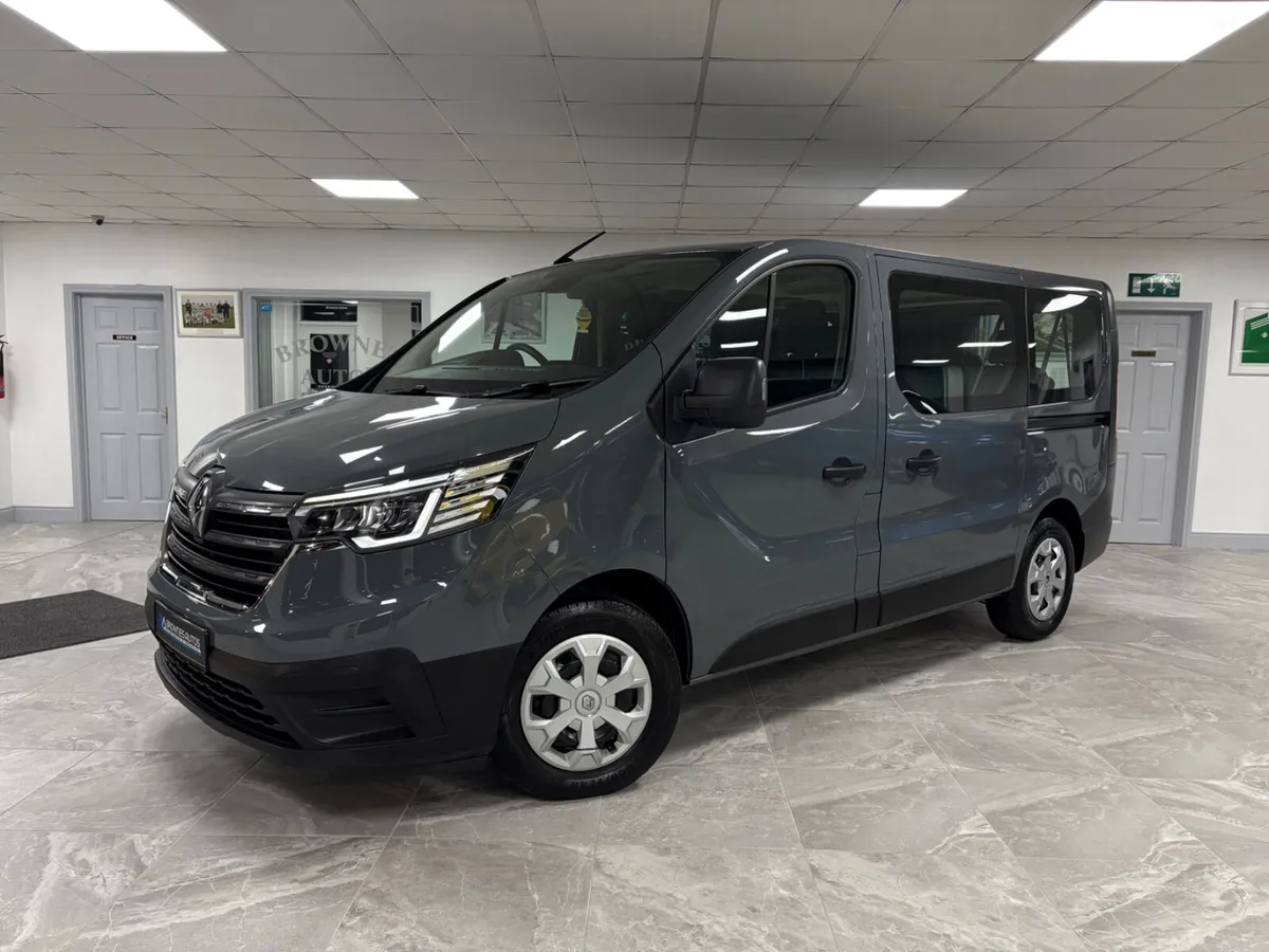 2023 Renault Trafic Business 9 Seater Automatic - Image 1
