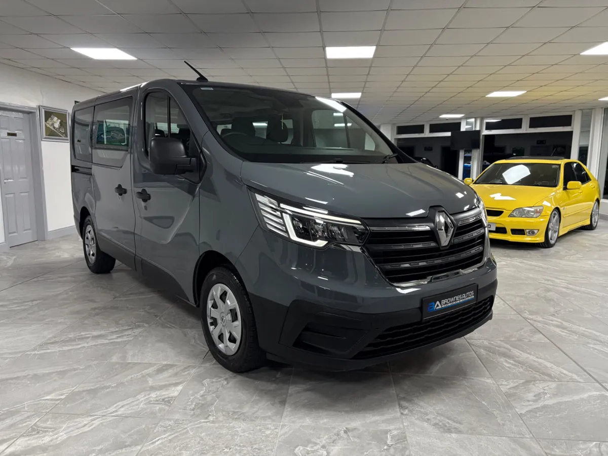 2023 Renault Trafic Business 9 Seater Automatic - Image 4
