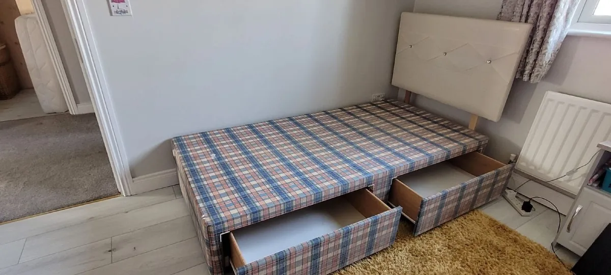 Single bed - Image 3