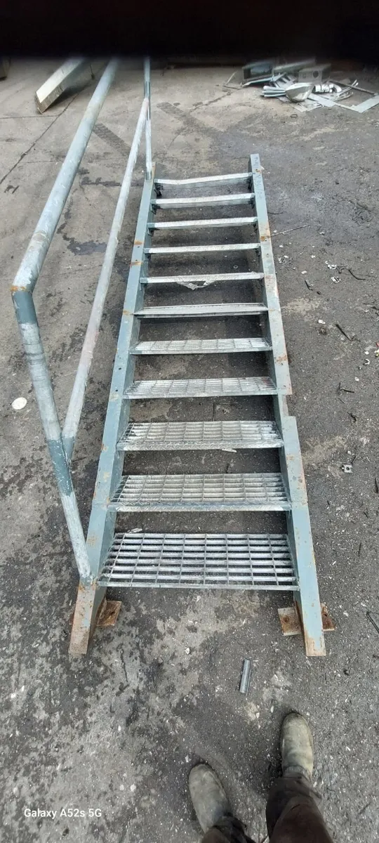 Steel stairs - Image 3