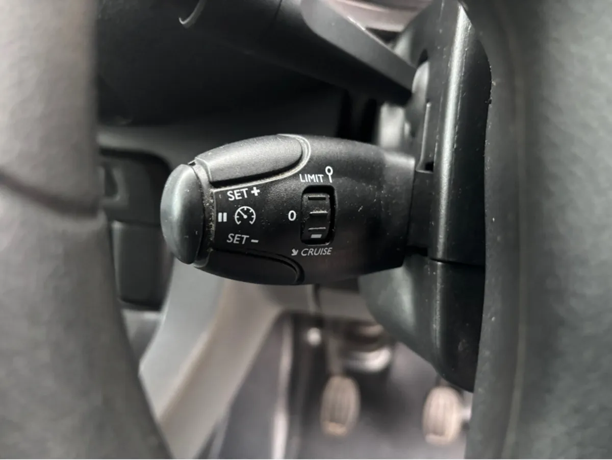 Opel Vivaro L1H1 2700 1.5 5DR - Image 3