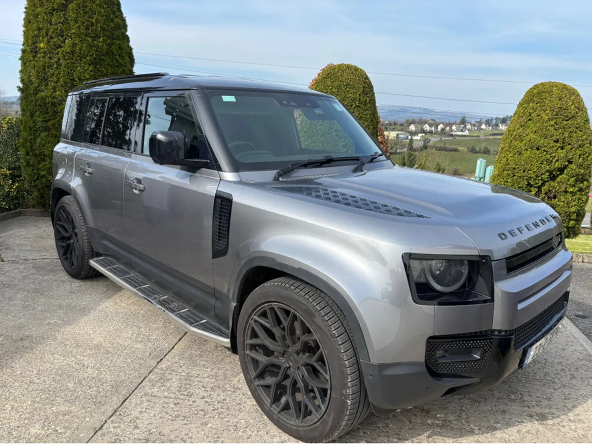 Land Rover Defender 110 3.0 D HAR HARD TOP SE - Image 4