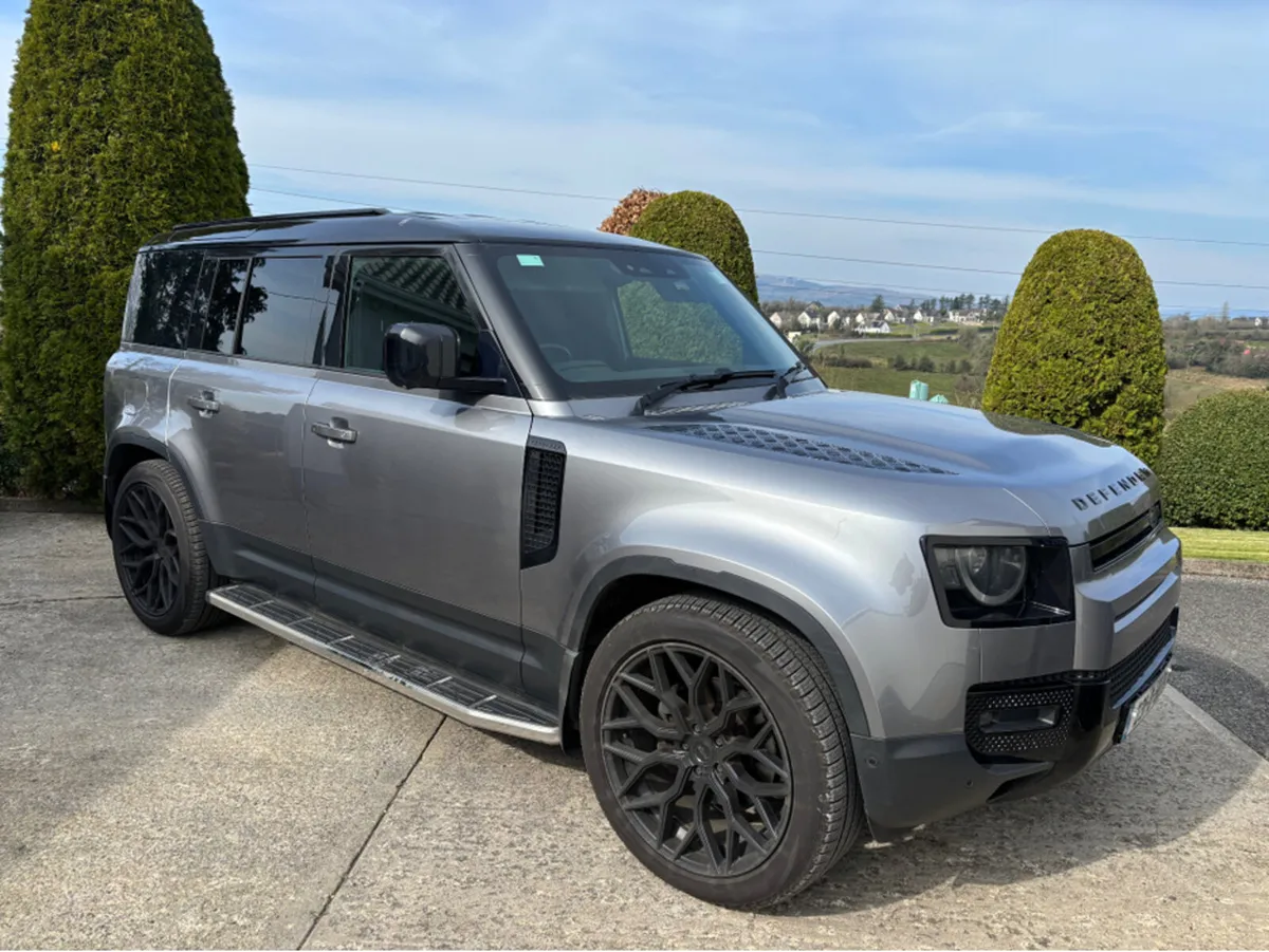 Land Rover Defender 110 3.0 D HAR HARD TOP SE - Image 1