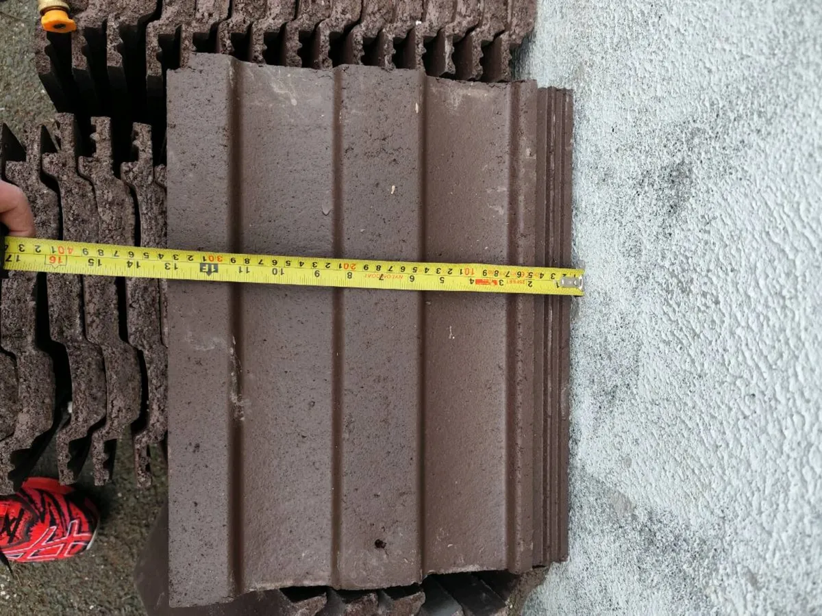 35 brand new tiles/ridge tiles - Image 4