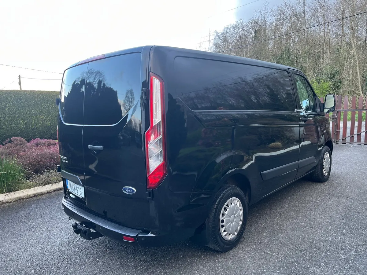 Ford Transit Custom - low mileage - Image 4