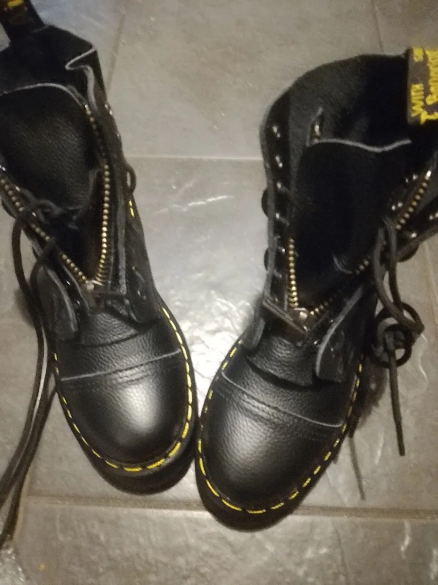 Doc martens boots - Image 4