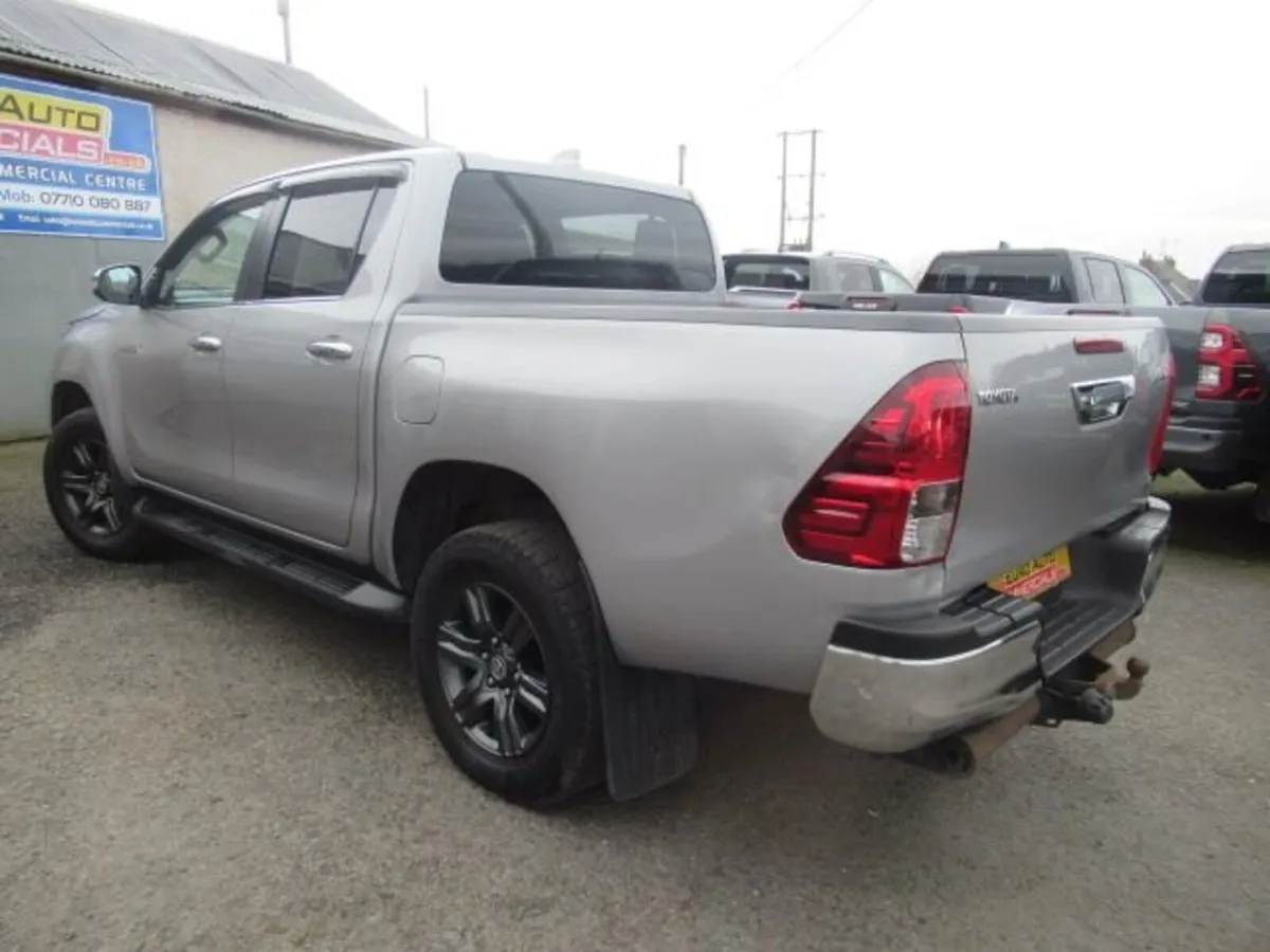 2.4 D-4D Icon Pickup Double Cab 4dr Diesel Manual - Image 2