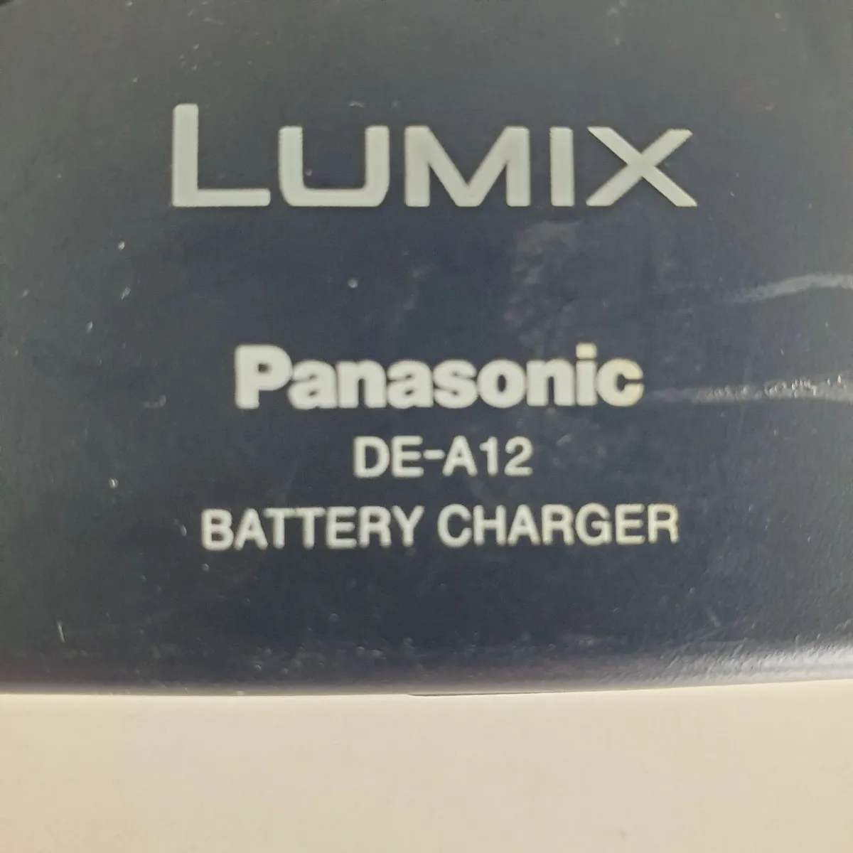 Panasonic Lumix battery charger DE-A12A - Image 4