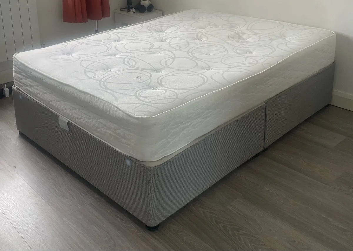 Double mattress and base