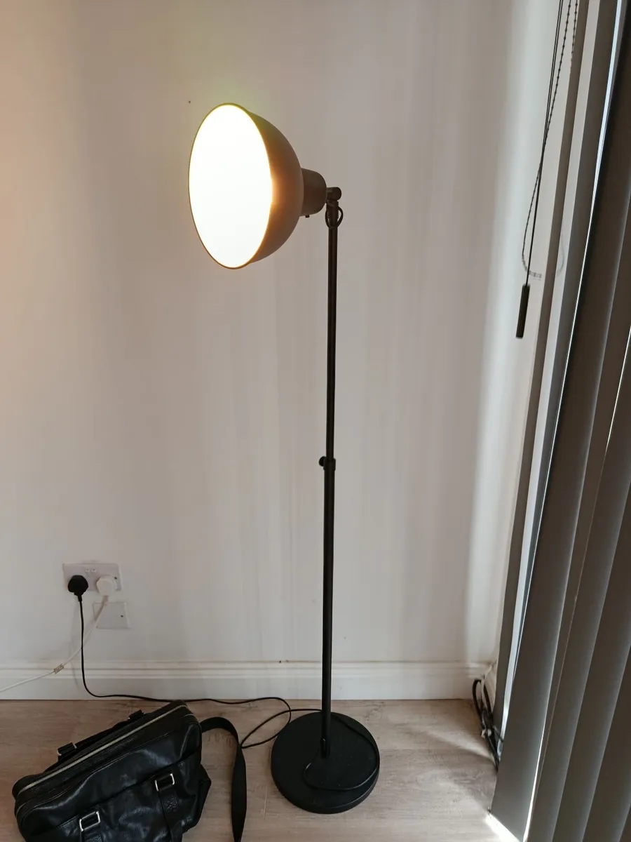 Floor lamp - Image 2
