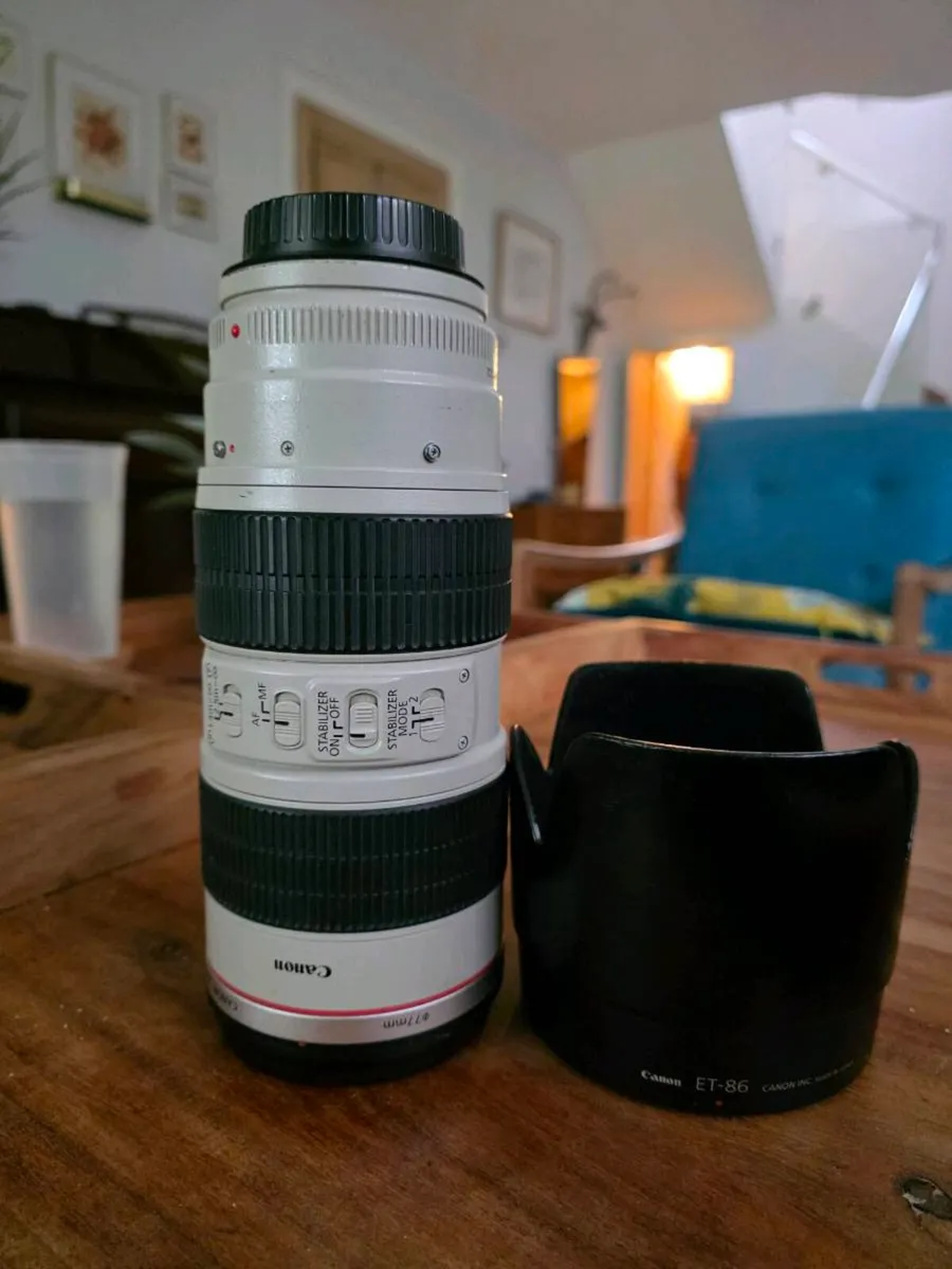 Canon ef 70-200mm f/2.8L is - Image 1