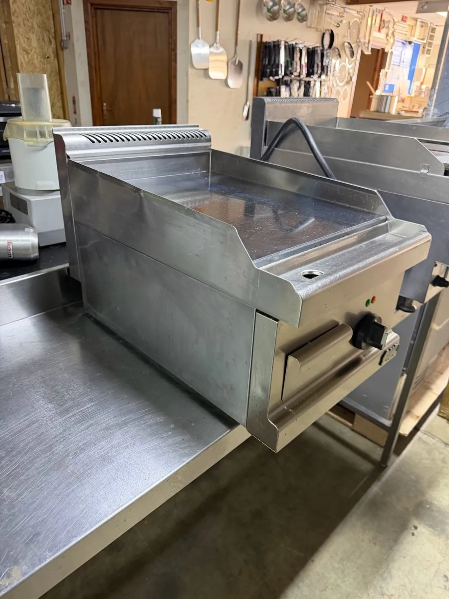 Mirror Finish Electric Griddle - Image 2