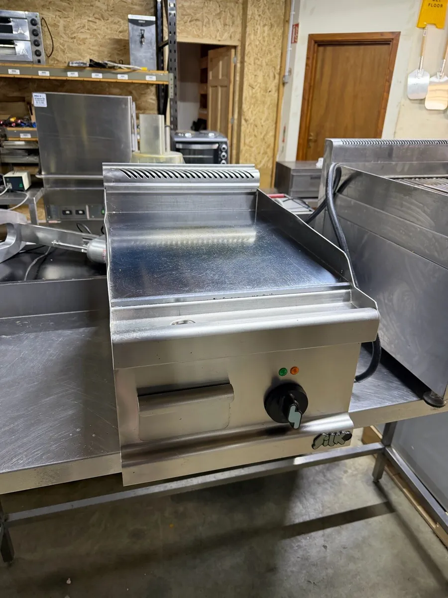 Mirror Finish Electric Griddle - Image 1