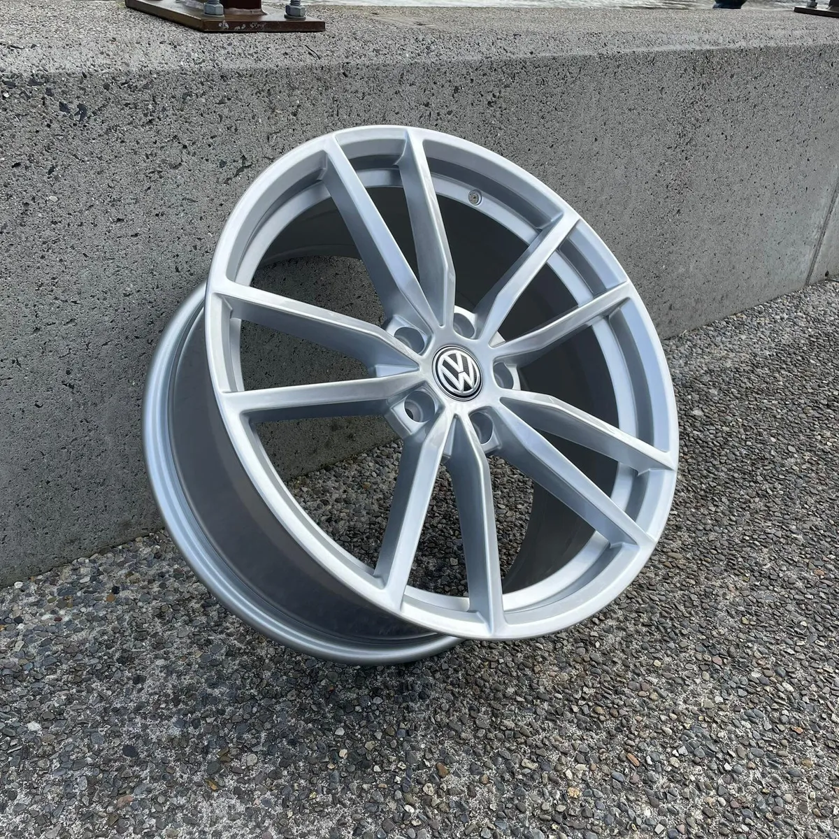 NEW 8x18 VW Petronas silver 5/112 - Image 2