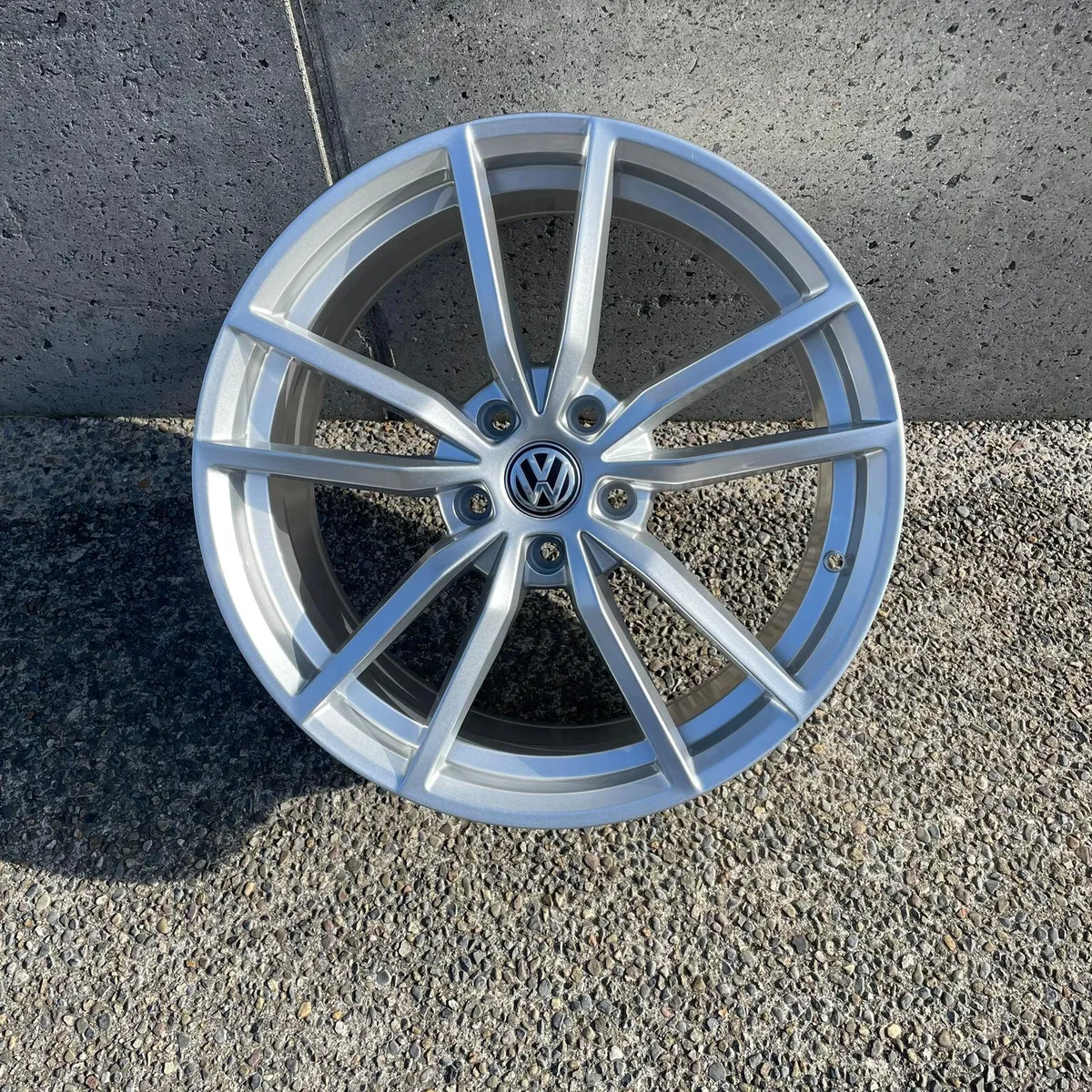 NEW 8x18 VW Petronas silver 5/112 - Image 3