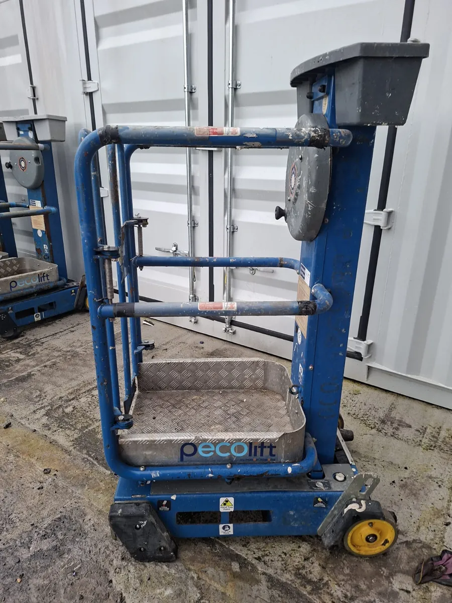 Selection of 4 peco lifts - Image 4