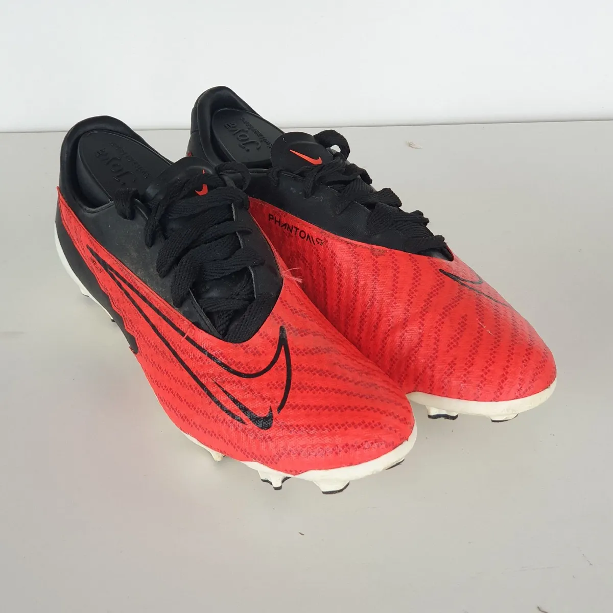 Nike phantom GX academy football boots size 9 - Image 1