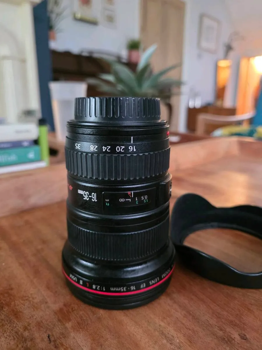 Canon EF 16-35 mm f/2.8L - Image 1