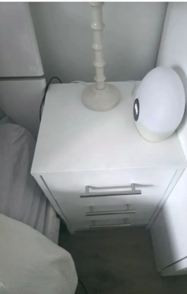 2 x White 3 drawer Bedside tables - Image 2