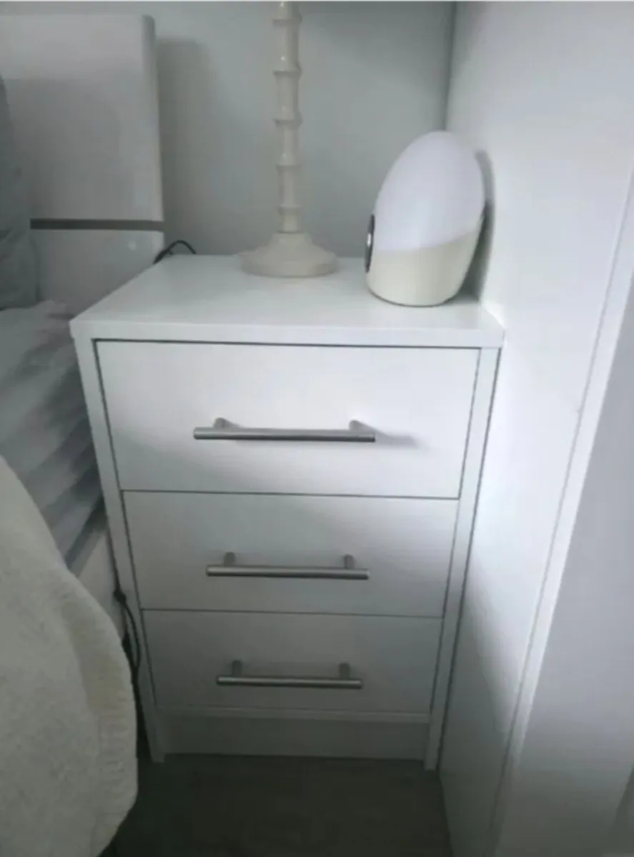 2 x White 3 drawer Bedside tables - Image 1