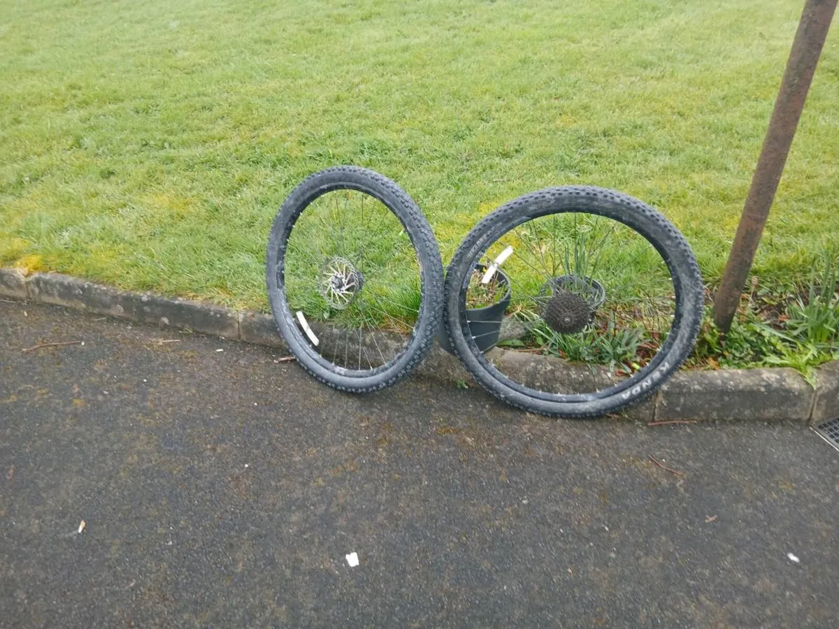 Bike wheels and tyers - Image 3