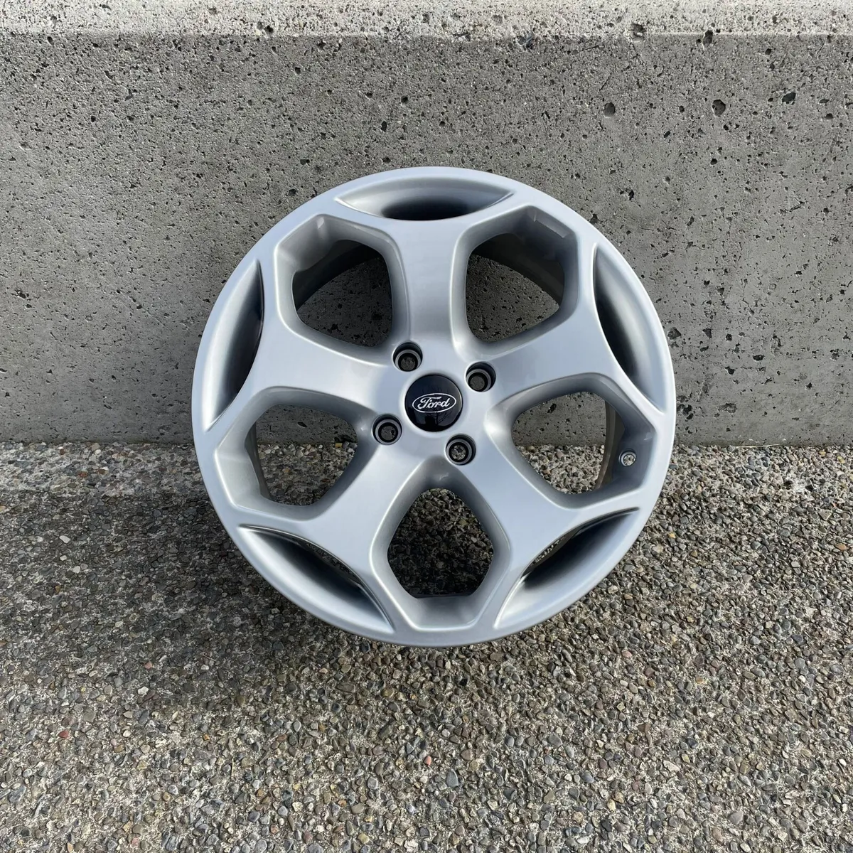 NEW 17'' Fiesta ST wheels - Image 1