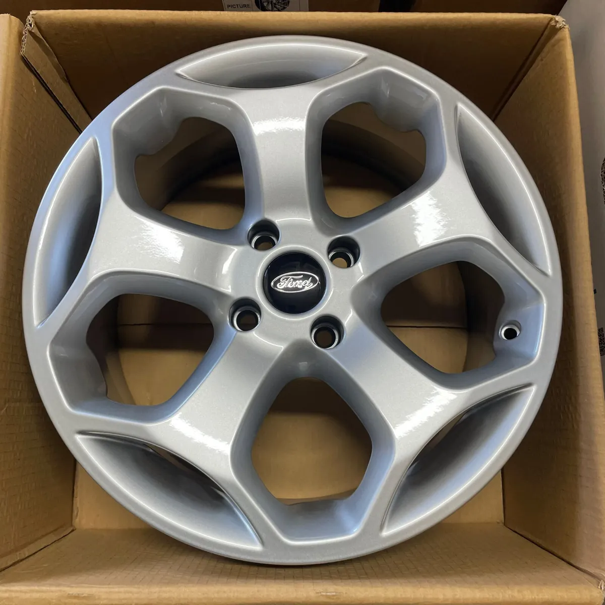 NEW 17'' Fiesta ST wheels - Image 3