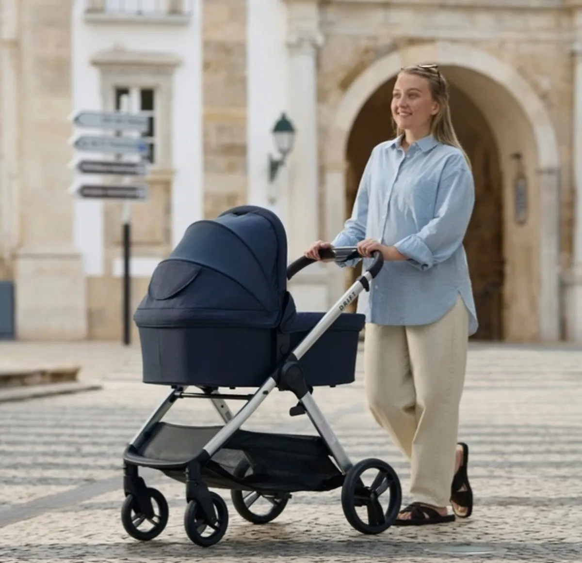 Stroller - Image 3