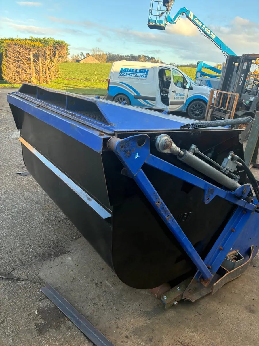 Peruzzo 1.8 m hi tip flail mower collector - Image 1