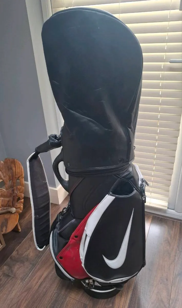 NIKE TOUR BAG - Image 2