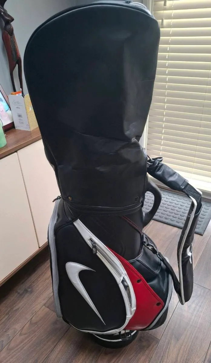 NIKE TOUR BAG - Image 4