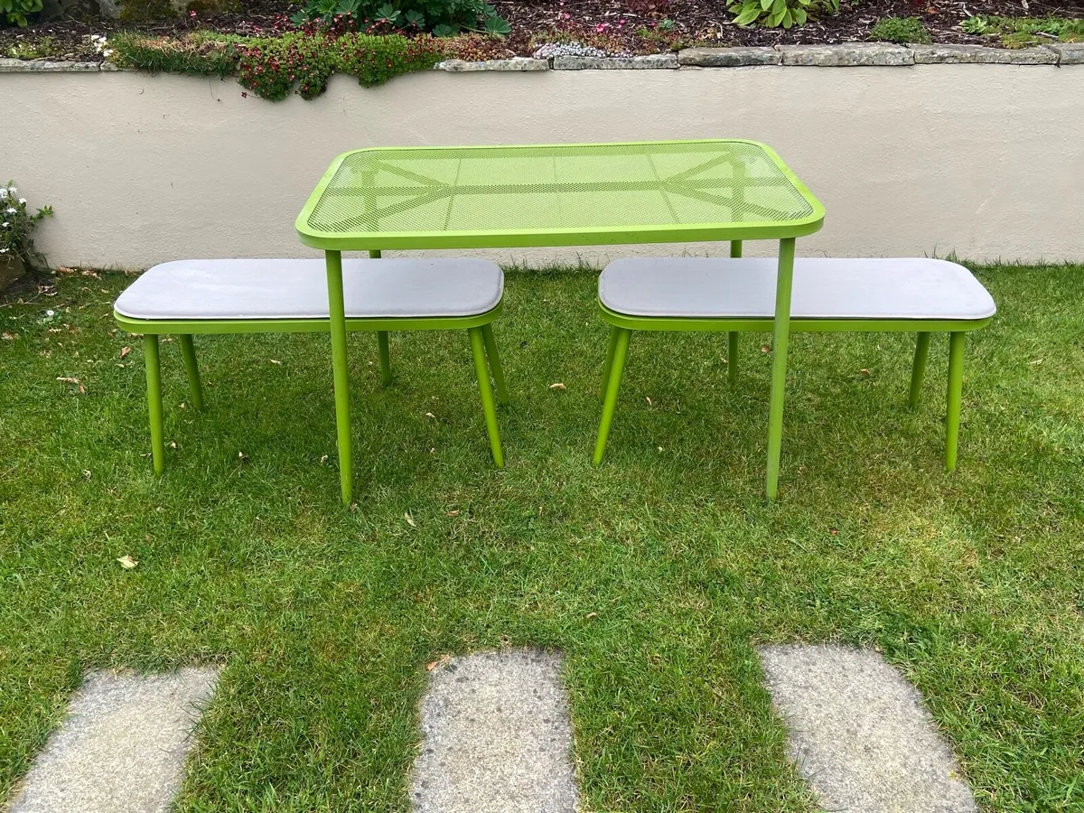 Outdoor table and benches - Image 2
