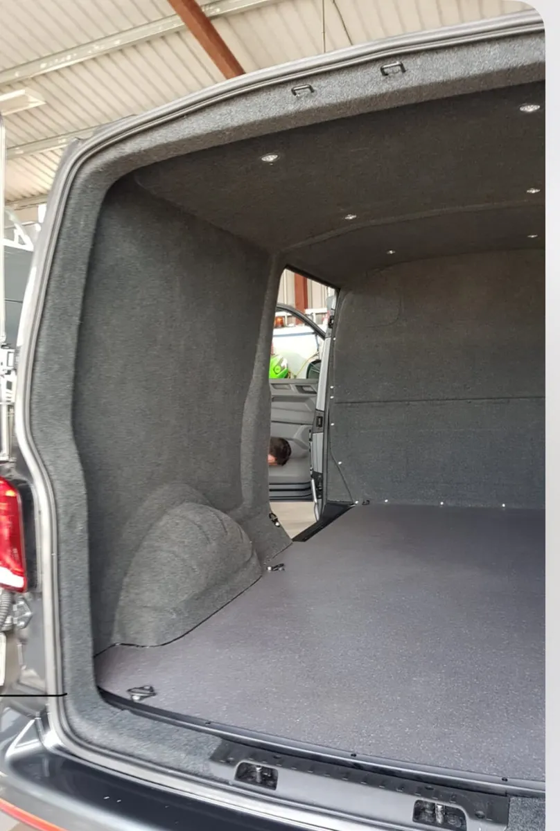 Volkswagen Transporter 2021 204 bhp Automatic - Image 3