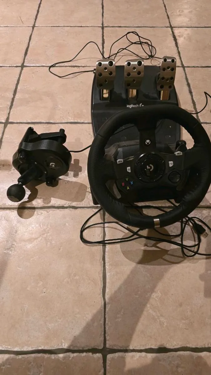 Logitech wheel - Image 1