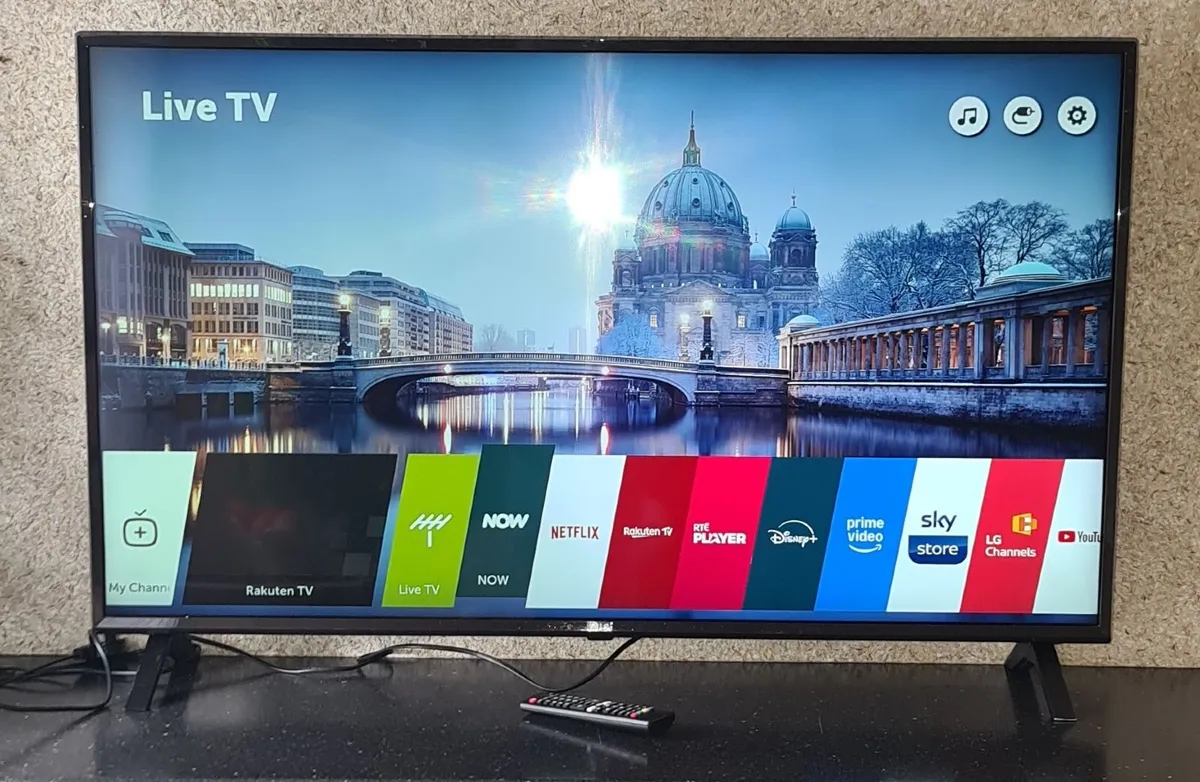 LG 49" 4K Smart TV (Model: 49UJ630V) - Image 4