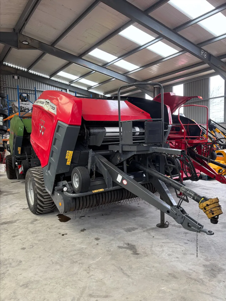 MASSEY FERGUSON 3130F 17 BLADE BALER - Image 1