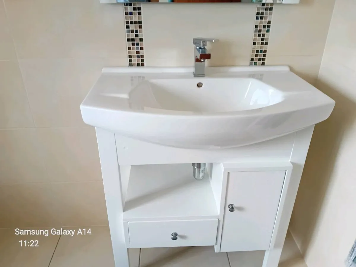 Bathroom vanity unit - Image 2