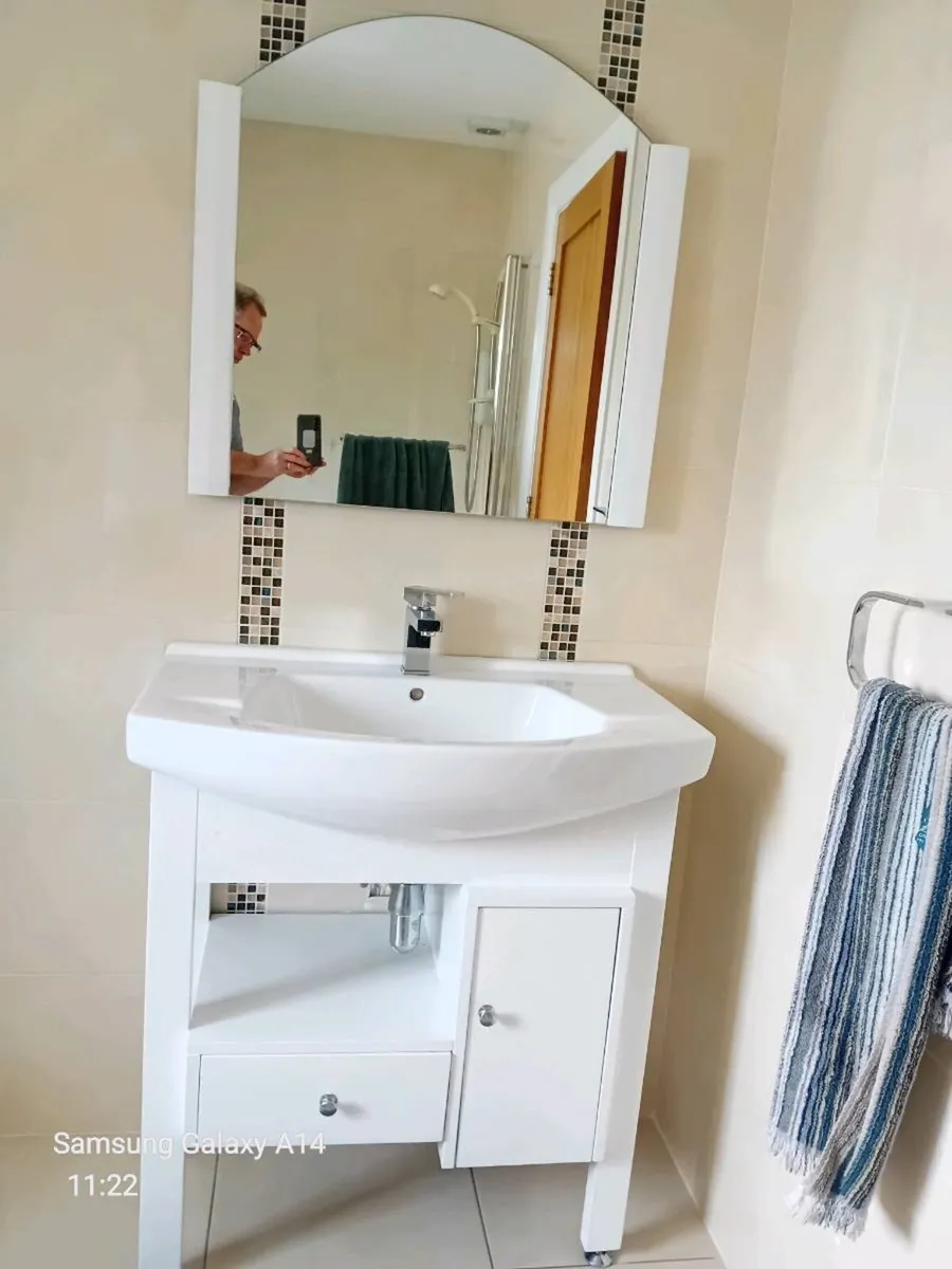 Bathroom vanity unit - Image 3