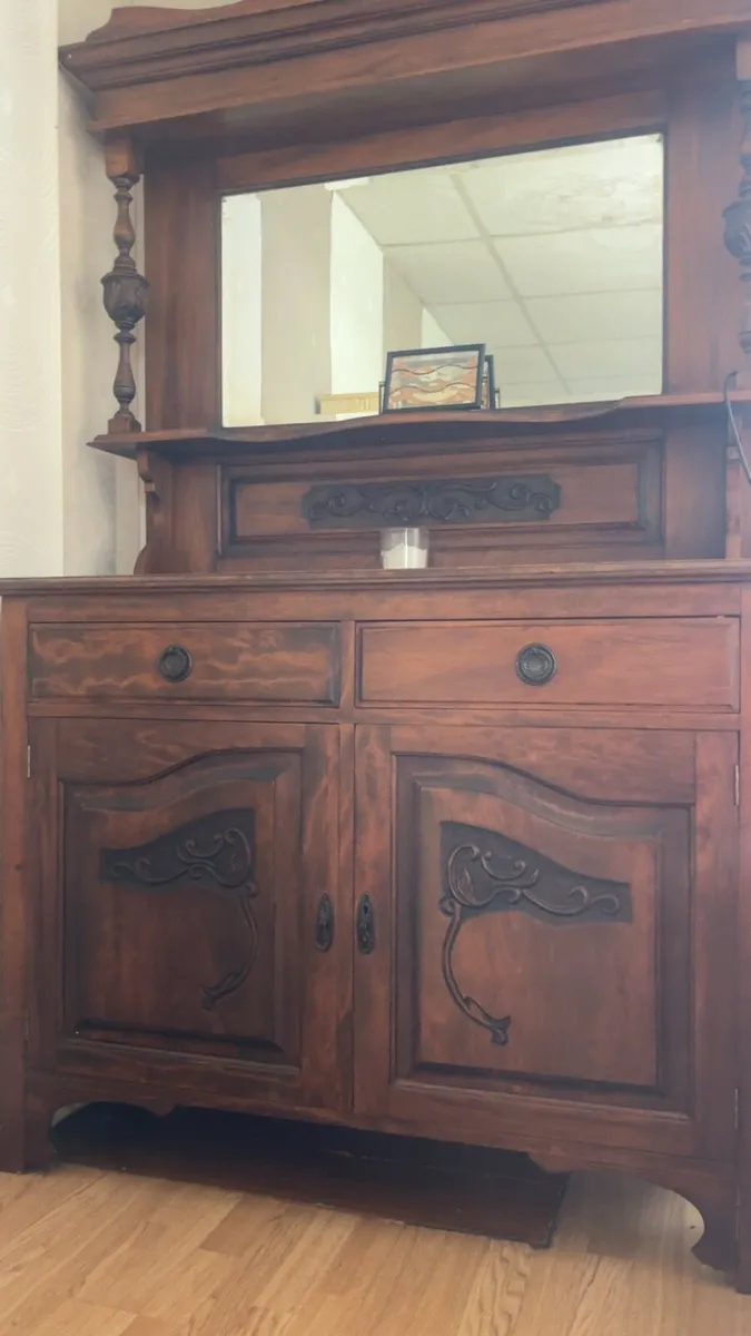 Mahogany dresser - Image 2
