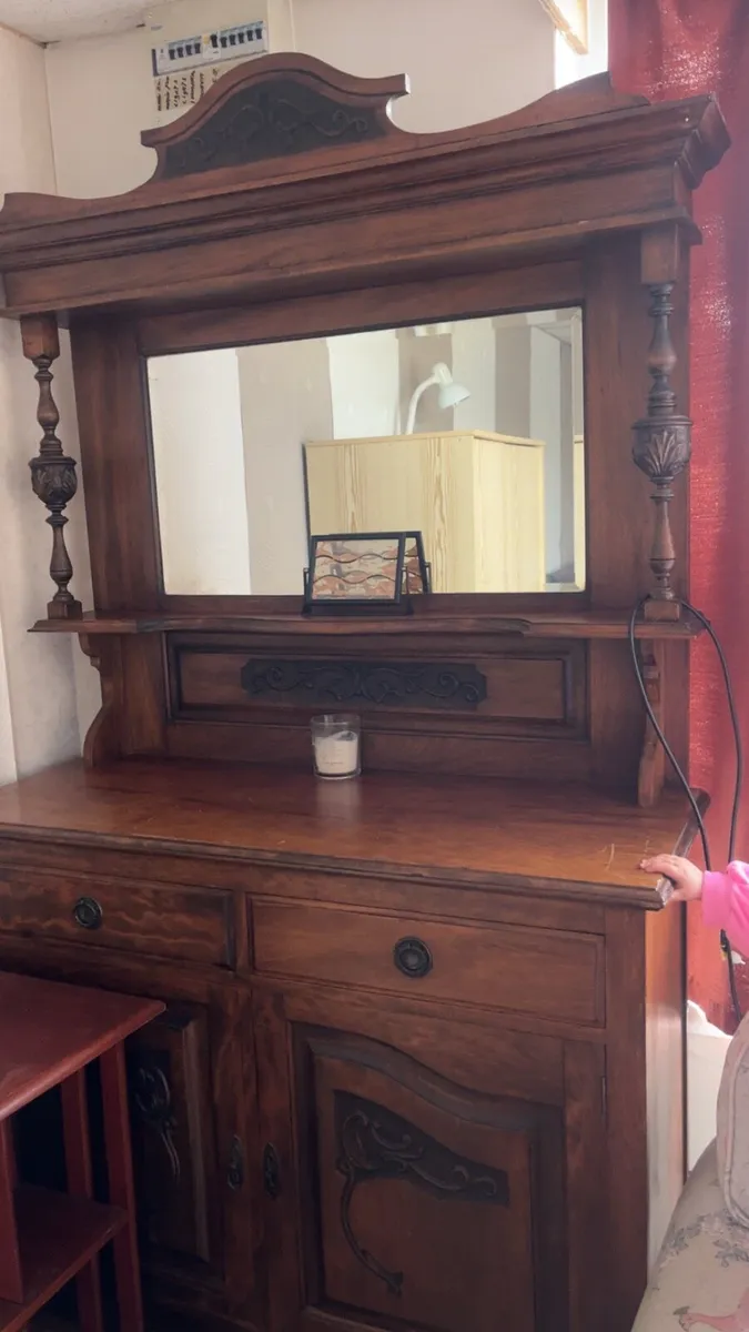 Mahogany dresser - Image 4