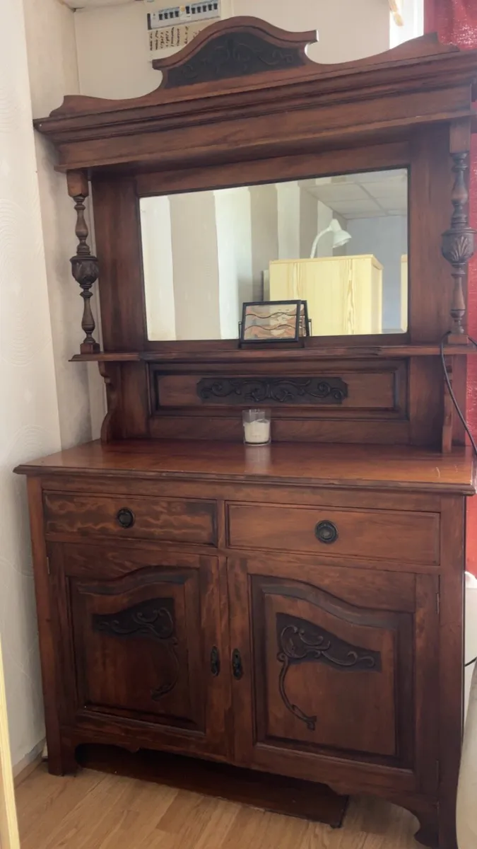 Mahogany dresser - Image 1