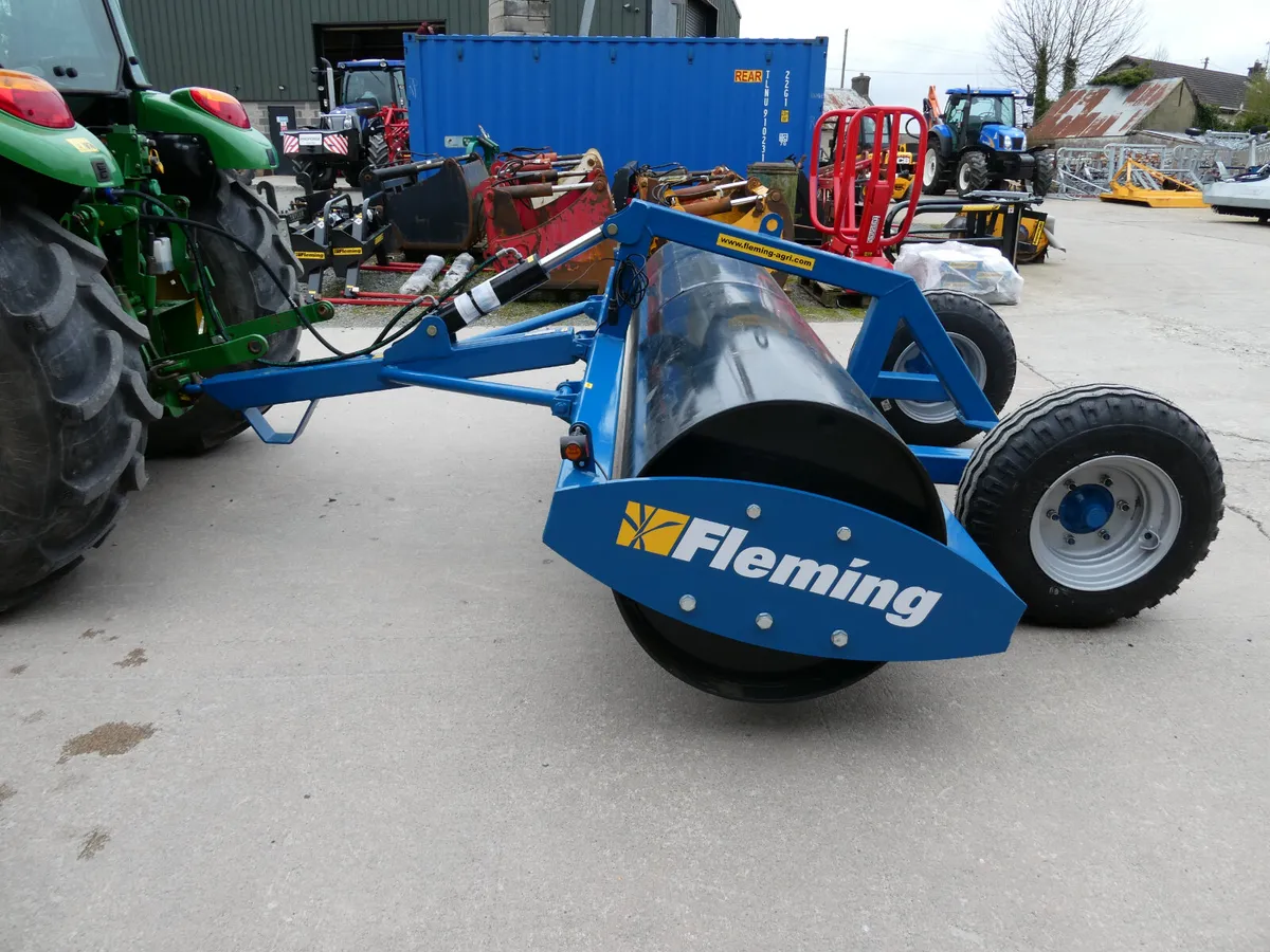 Fleming 10ft roller on wheels - Image 3