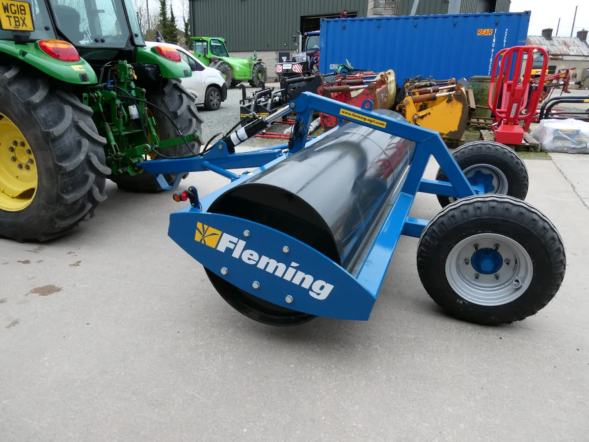 Fleming 10ft roller on wheels - Image 2