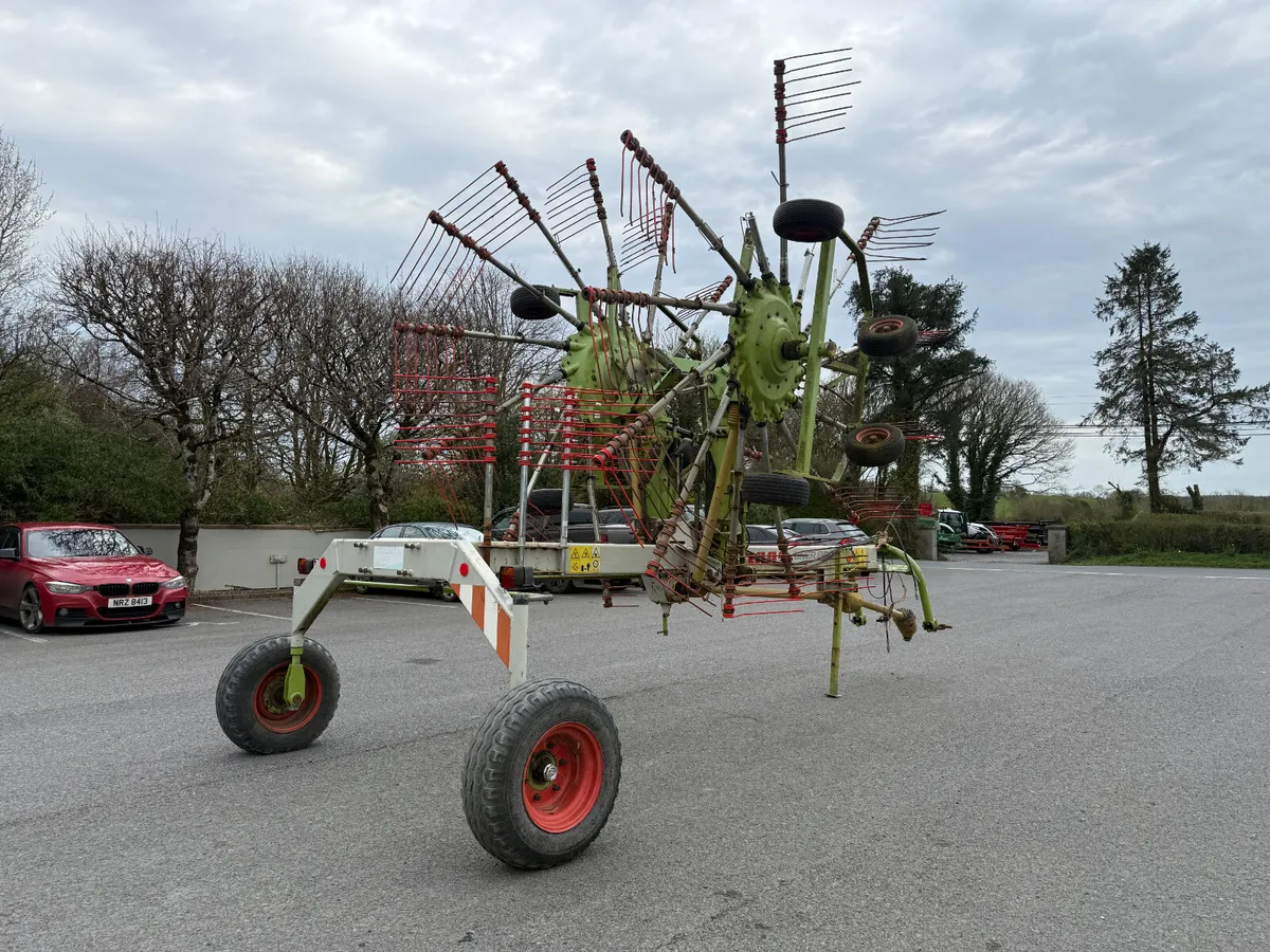 Claas Linear 880 Rake - Image 4