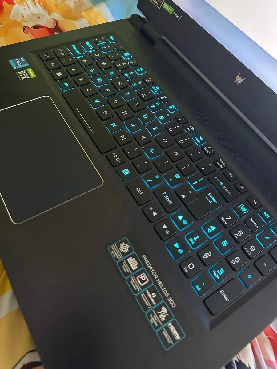 Acer Predator Helios 300 Gaming Laptop - Image 2