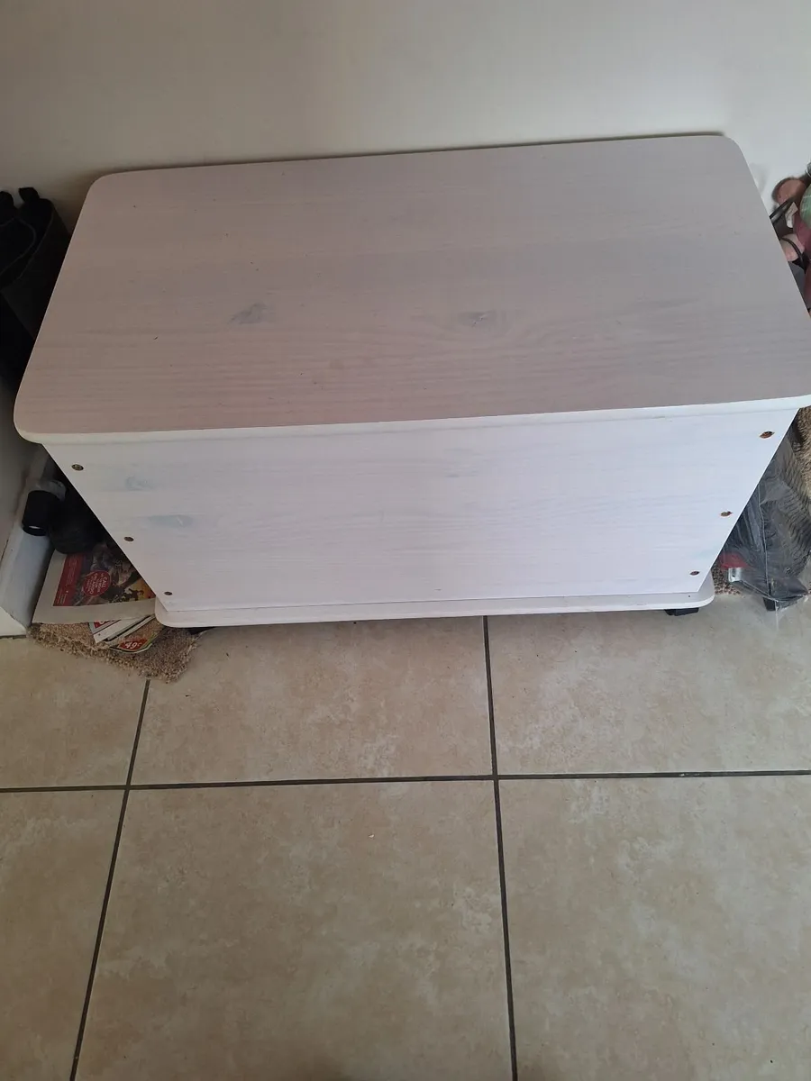 Wooden Blanket Box - Image 3