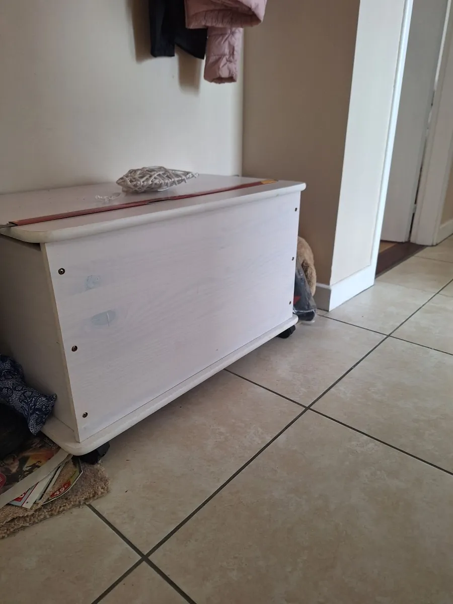 Wooden Blanket Box - Image 2