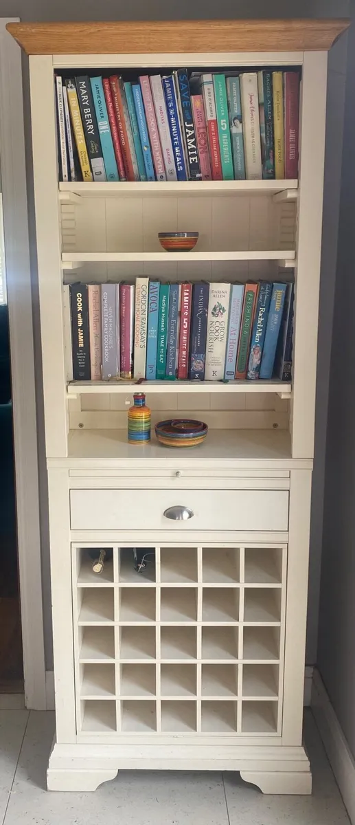 Tall kitchen cabinet