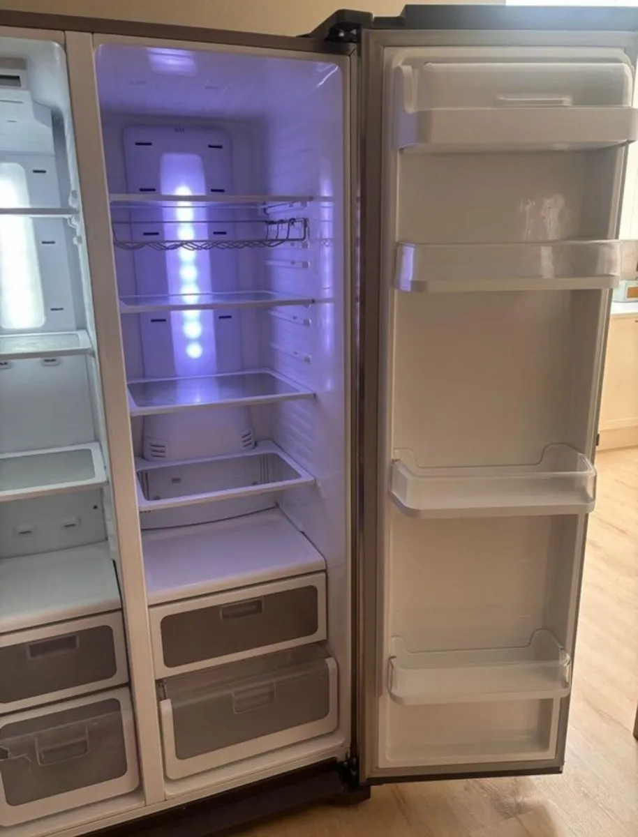 Samsung American Fridge Freezer - Image 4